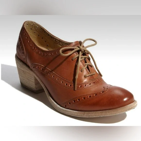 Frye Maggie women’s wingtip leather Oxford